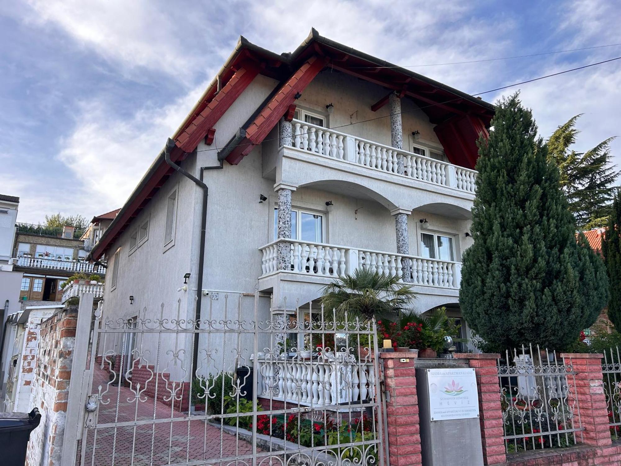 Heviz Kristaly Apartman Exterior photo